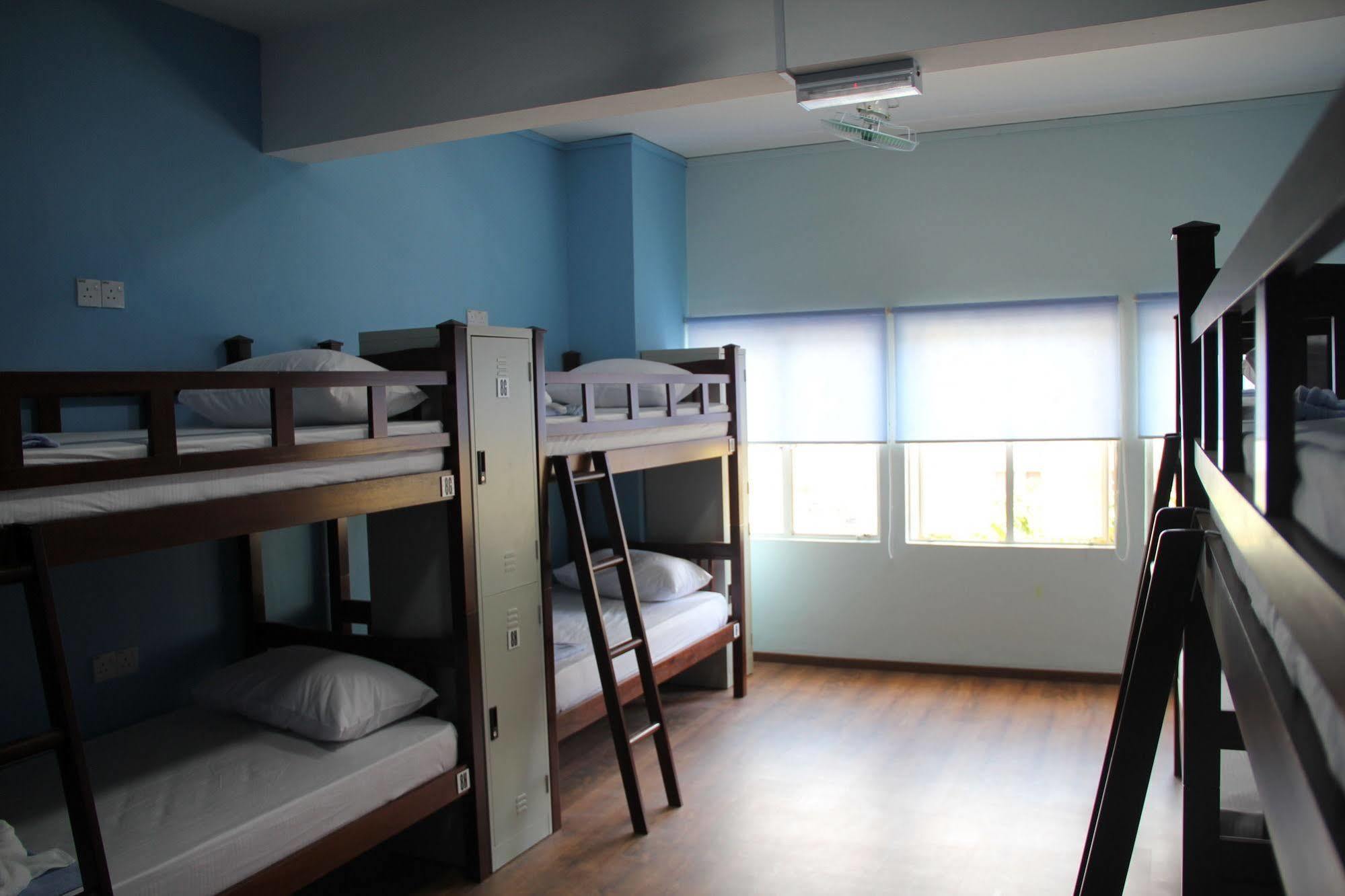 Fat Rhino Hotel 亞庇 外观 照片