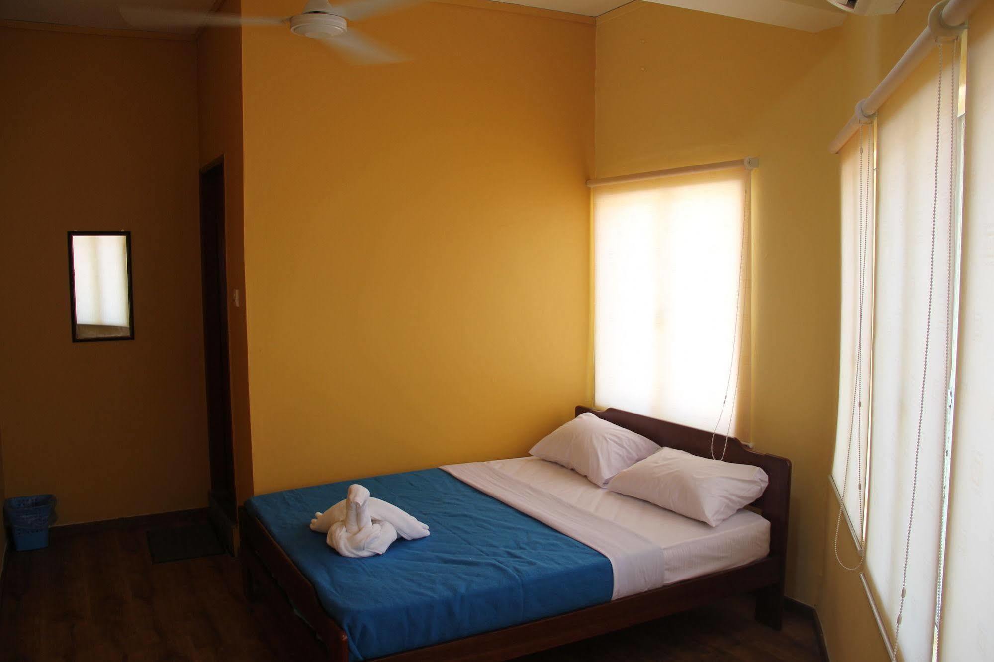 Fat Rhino Hotel 亞庇 外观 照片