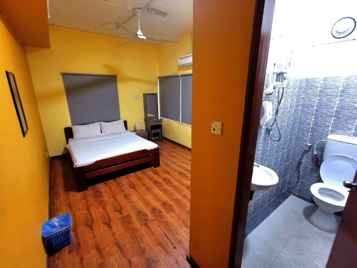 Fat Rhino Hotel 亞庇 外观 照片