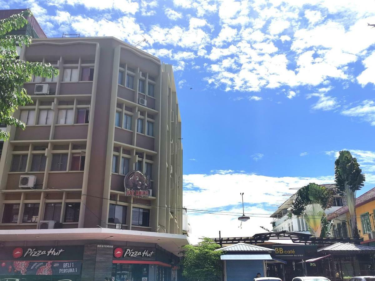 Fat Rhino Hotel 亞庇 外观 照片