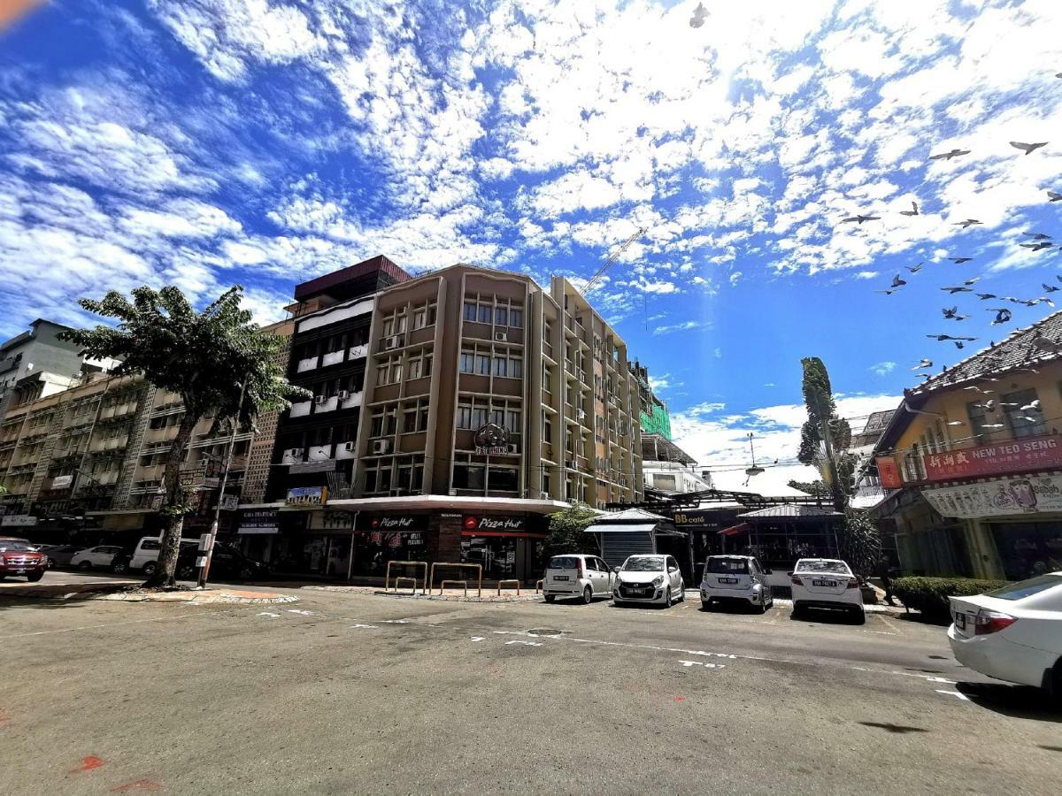 Fat Rhino Hotel 亞庇 外观 照片