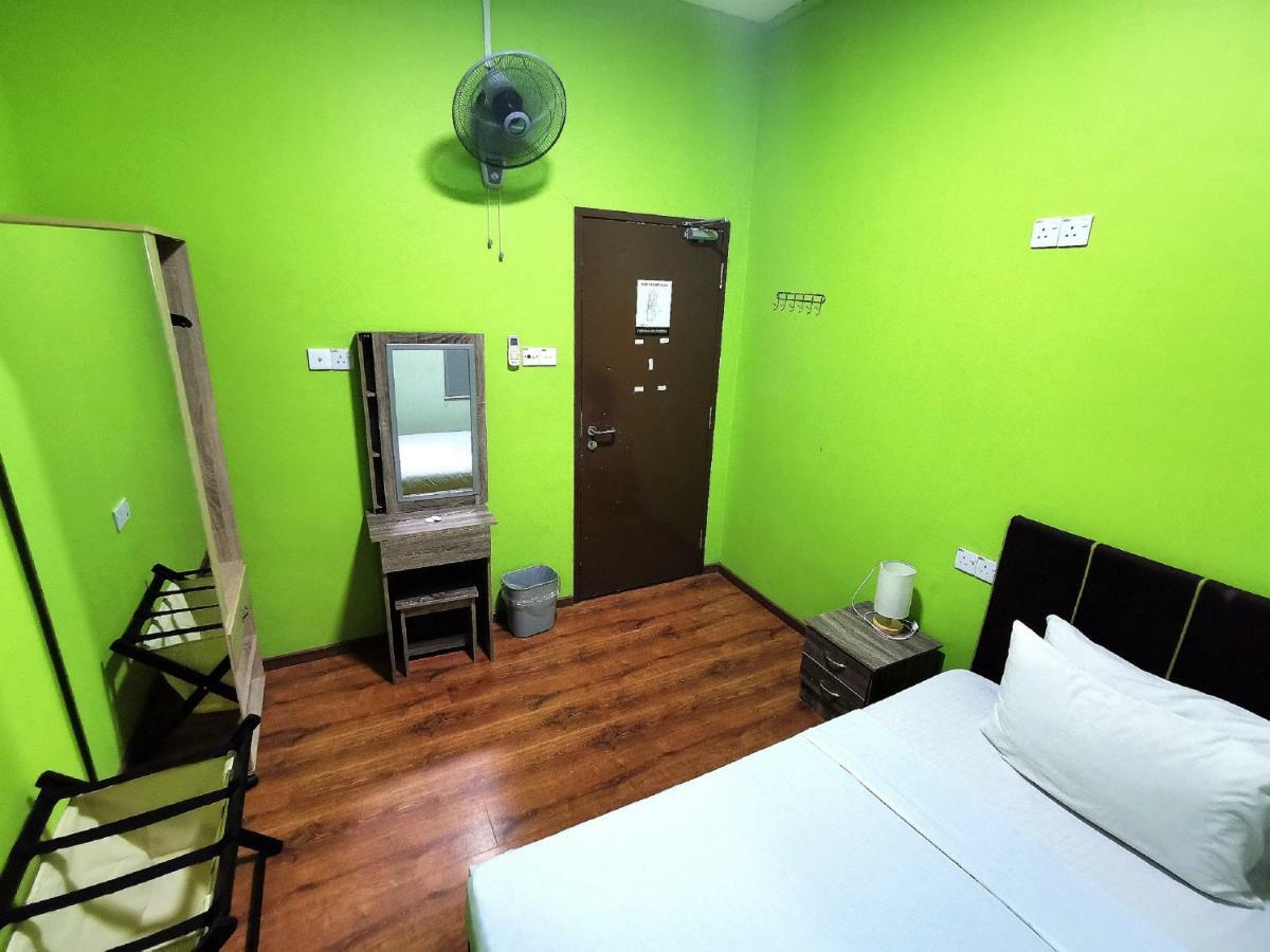 Fat Rhino Hotel 亞庇 外观 照片